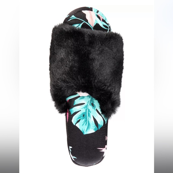 NWT INC Faux Fur slippers and matching sleep eye mask. - Picture 2 of 5